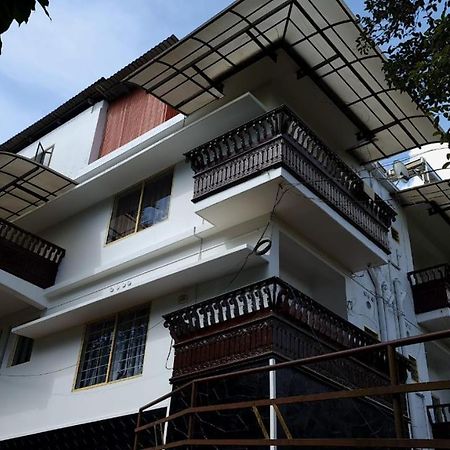 3R Residency Munnar Hostel ภายนอก รูปภาพ