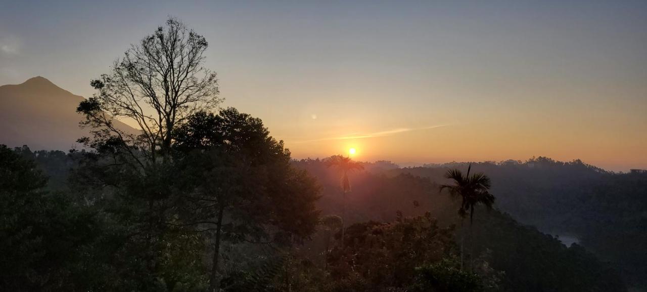 3R Residency Munnar Hostel ภายนอก รูปภาพ