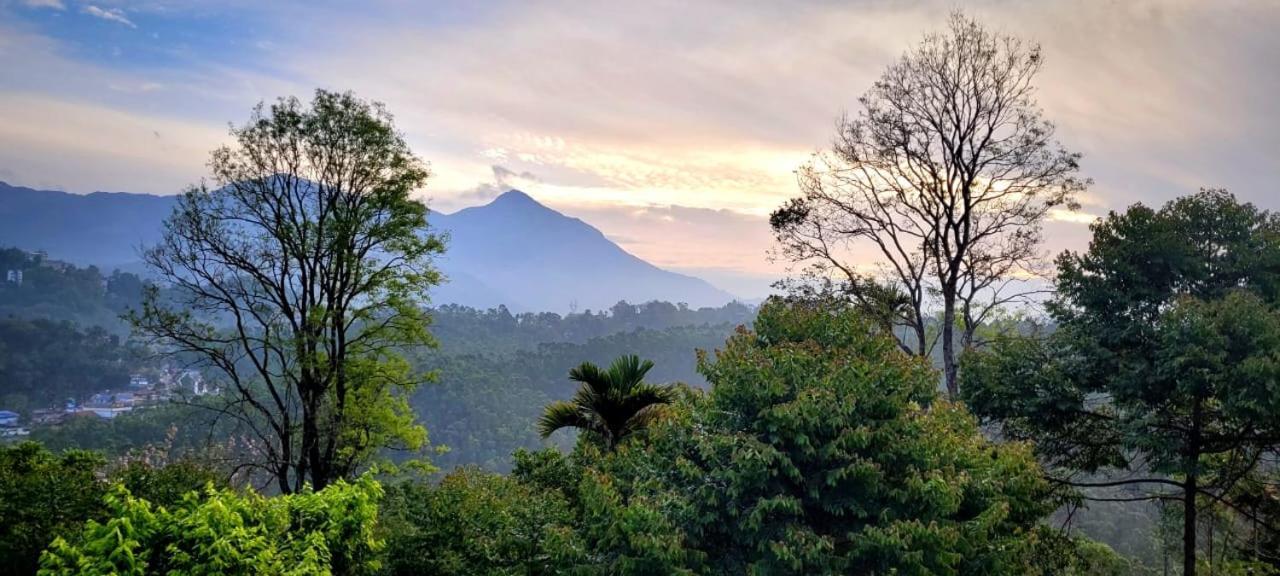 3R Residency Munnar Hostel ภายนอก รูปภาพ