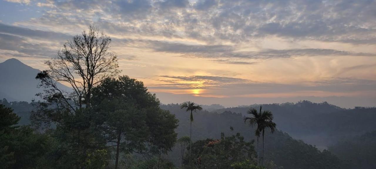 3R Residency Munnar Hostel ภายนอก รูปภาพ